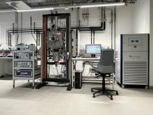 Elektro-mechanische Prüfmaschine
